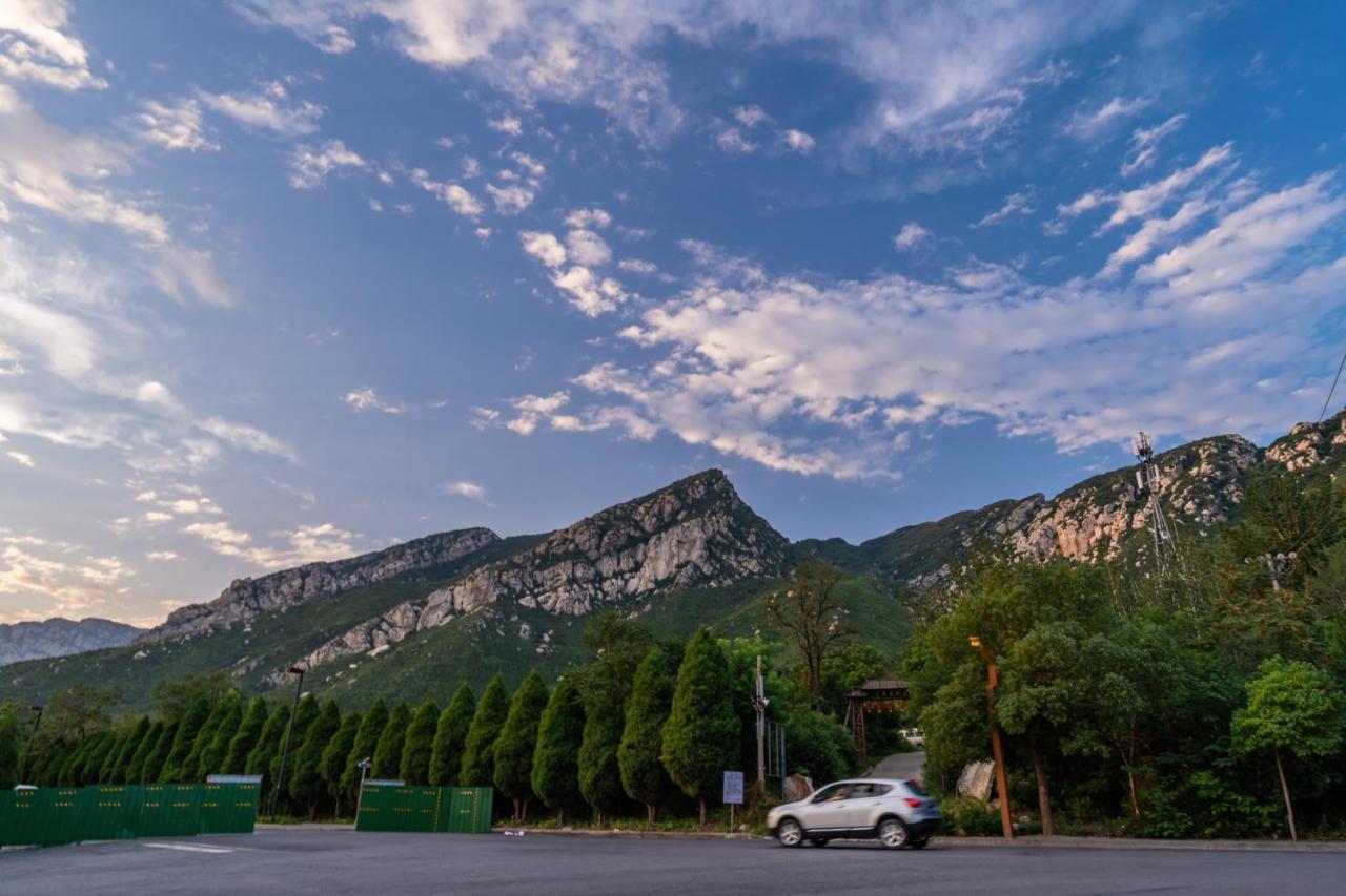 Отель Zhengzhou Dengfeng-Shaolin Temple- Экстерьер фото